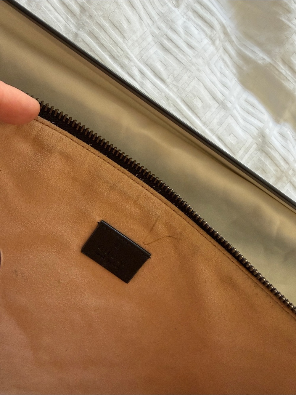 Gucci Black Chevron Leather Pouch with Gold Double G - Picture 9 of 12